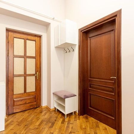 Апартаменти В Центрі Міста Ivano-Frankivsk Buitenkant foto