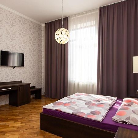 Апартаменти В Центрі Міста Ivano-Frankivsk Buitenkant foto