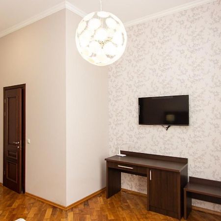 Апартаменти В Центрі Міста Ivano-Frankivsk Buitenkant foto